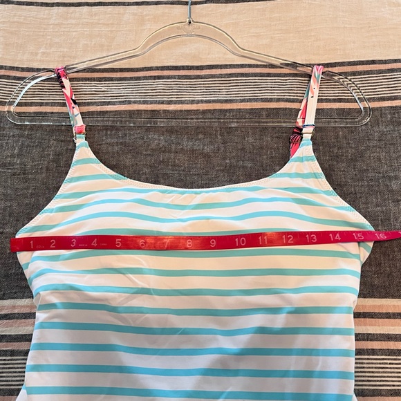 TOMMY BAHAMA | 10| Reversible | Padded - Picture 8 of 16